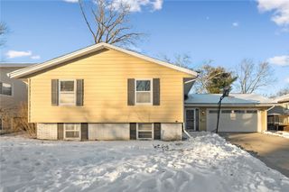 2602 Towne House Drive NE, Cedar Rapids, IA 52402