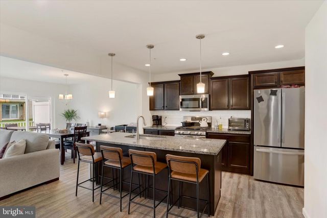 109 EMMA CIR, Harrisburg, PA 17112
