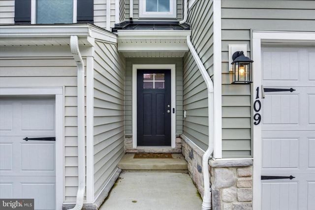 109 EMMA CIR, Harrisburg, PA 17112