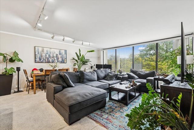 5445 N Sheridan Road 306, Chicago, IL 60640