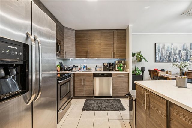 5445 N Sheridan Road 306, Chicago, IL 60640