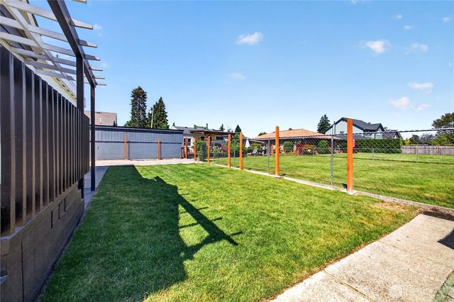 607 14th Street SW, Puyallup, WA 98371