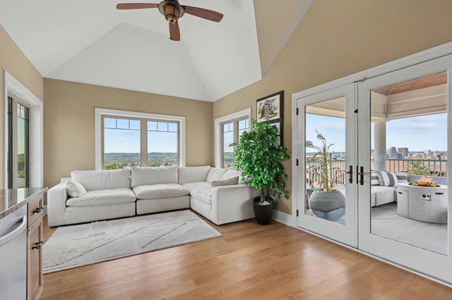 101 Watch Hill Lane, Newport, KY 41071
