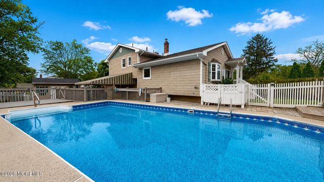 35 Redwood Drive, Toms River, NJ 08753