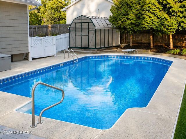 35 Redwood Drive, Toms River, NJ 08753