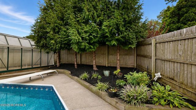 35 Redwood Drive, Toms River, NJ 08753