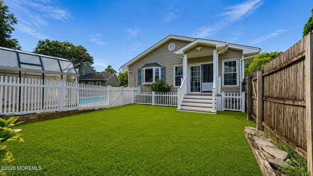 35 Redwood Drive, Toms River, NJ 08753