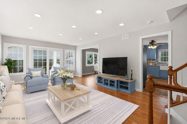 35 Redwood Drive, Toms River, NJ 08753