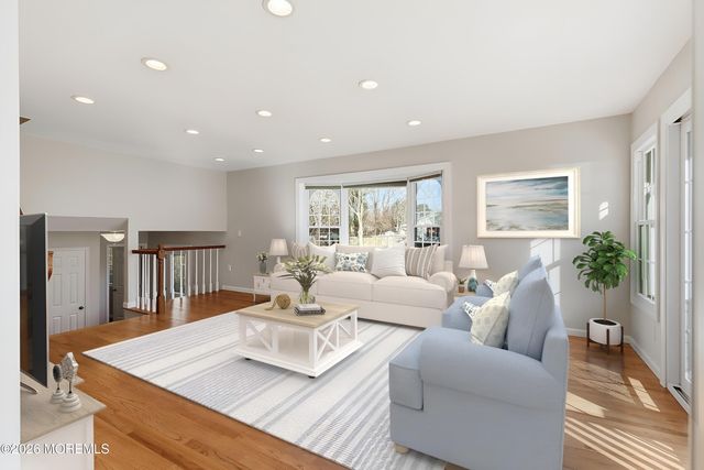 35 Redwood Drive, Toms River, NJ 08753