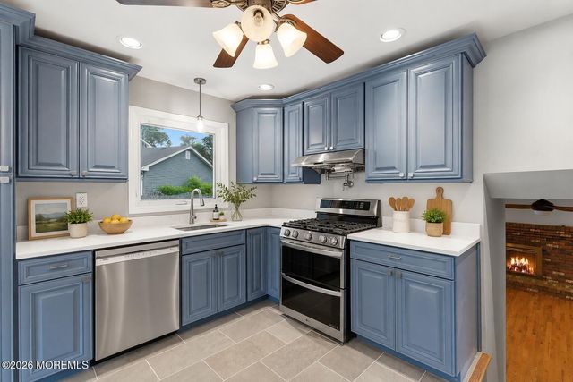 35 Redwood Drive, Toms River, NJ 08753
