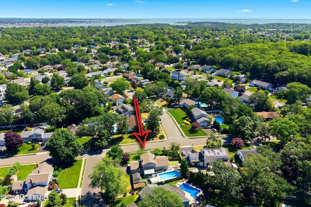 35 Redwood Drive, Toms River, NJ 08753