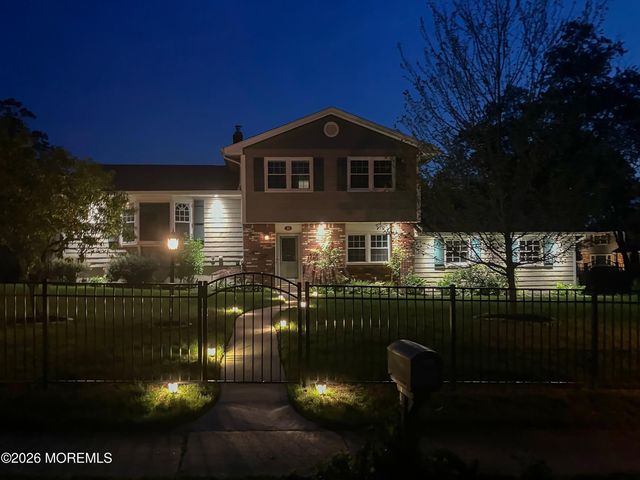 35 Redwood Drive, Toms River, NJ 08753