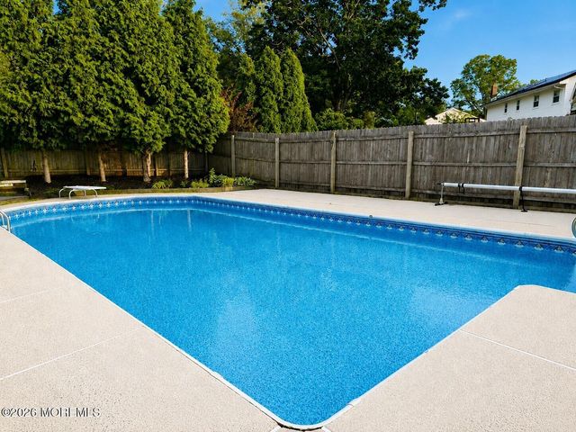 35 Redwood Drive, Toms River, NJ 08753