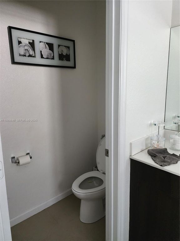 Image 12 of property listing at 27861 SW 134th Ct, Homestead, FL 33032