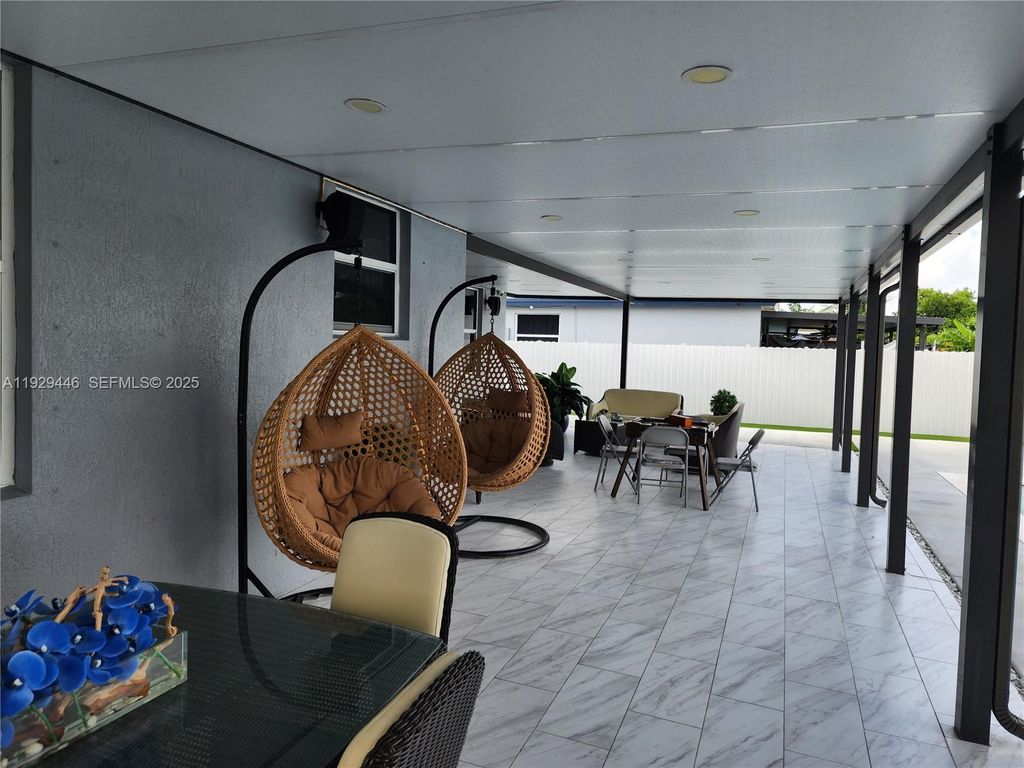 Image 31 of property listing at 27861 SW 134th Ct, Homestead, FL 33032