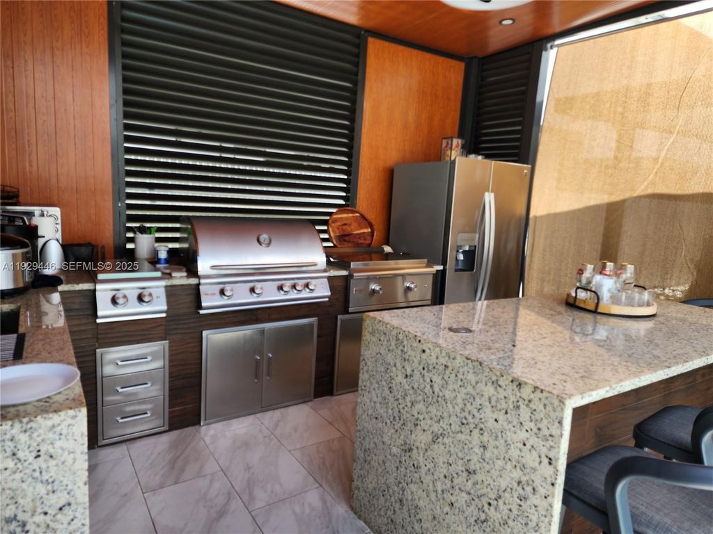 Image 36 of property listing at 27861 SW 134th Ct, Homestead, FL 33032