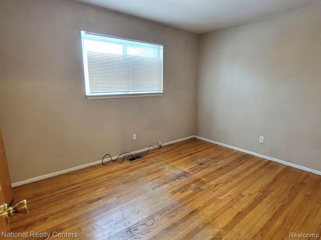 36778 Wayne Drive, Sterling Heights, MI 48312