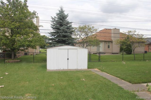 36778 Wayne Drive, Sterling Heights, MI 48312