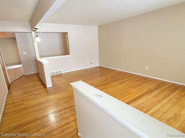 36778 Wayne Drive, Sterling Heights, MI 48312