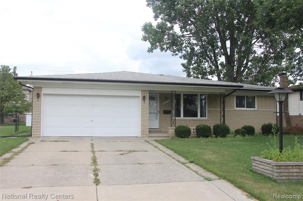 36778 Wayne Drive, Sterling Heights, MI 48312