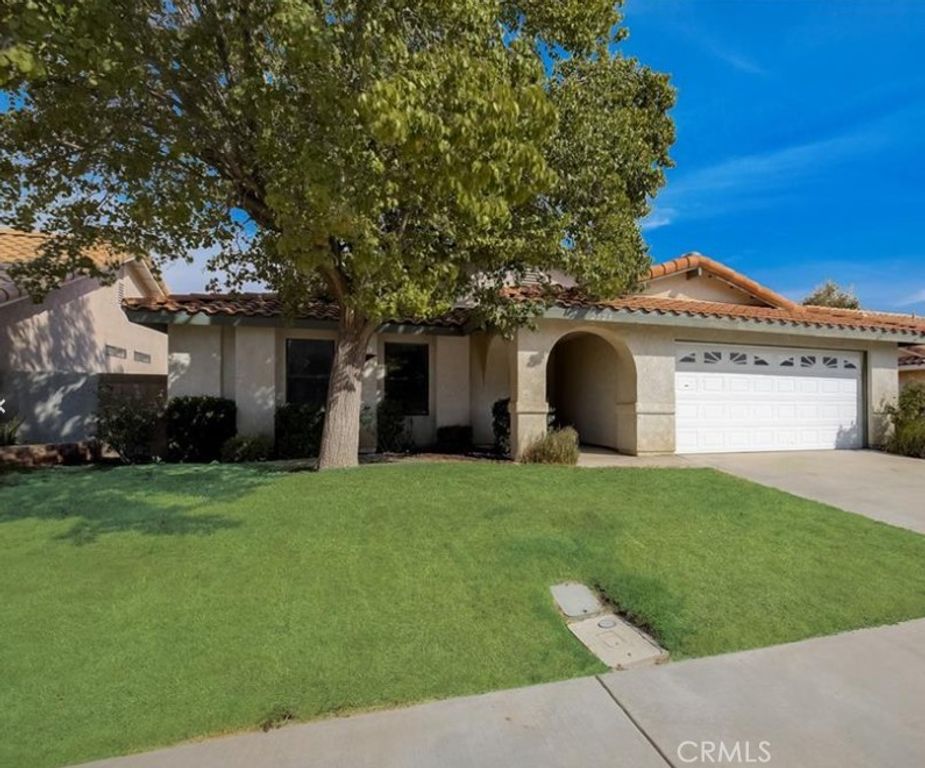 Image 1 of property listing at 2523 W West Avenue K10, Lancaster, CA 93536