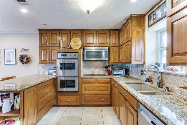 4601 Willow Park Court, Arlington, TX 76017
