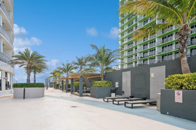 1750 N Bayshore Dr 4702, Miami, FL 33132