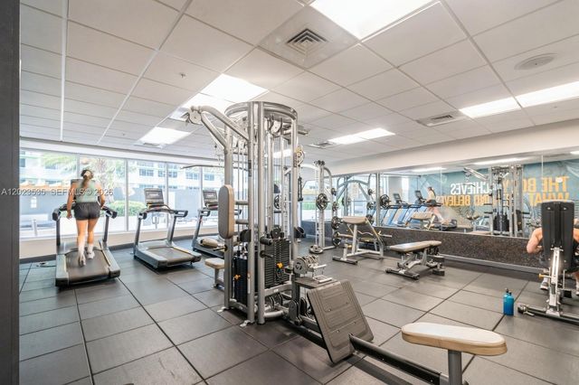 1750 N Bayshore Dr 4702, Miami, FL 33132