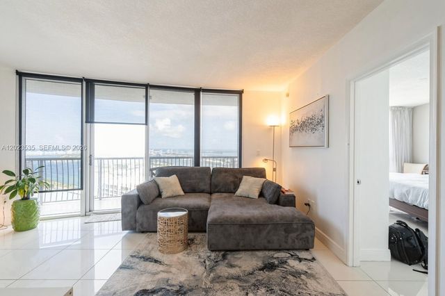 1750 N Bayshore Dr 4702, Miami, FL 33132