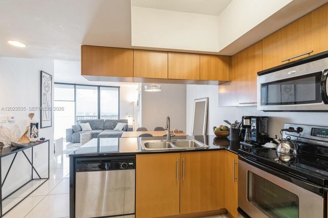 1750 N Bayshore Dr 4702, Miami, FL 33132