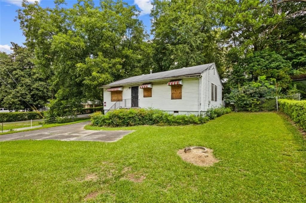 449 Hamilton E Holmes Drive, Atlanta, GA 30318