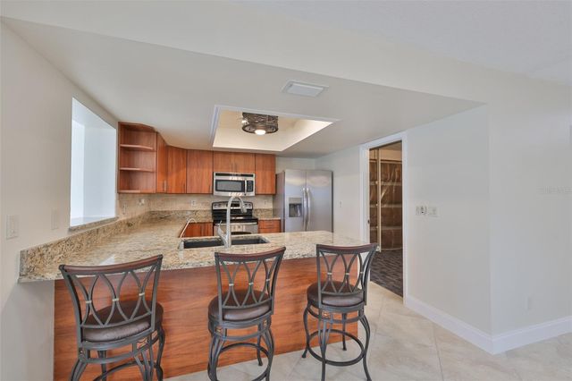 2004 HALIDOM WAY, Sun City Center, FL 33573