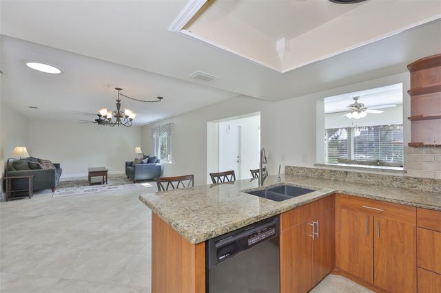 2004 HALIDOM WAY, Sun City Center, FL 33573