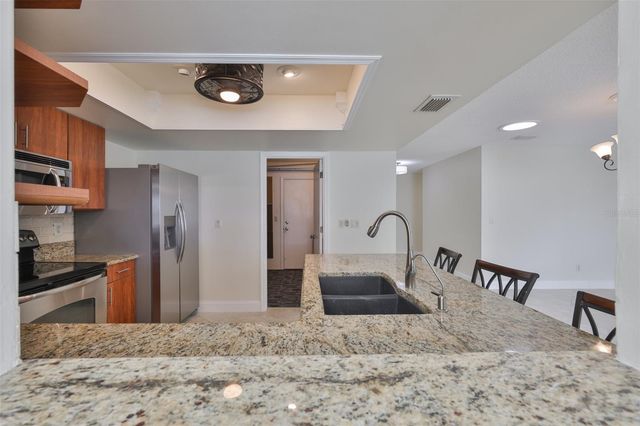 2004 HALIDOM WAY, Sun City Center, FL 33573