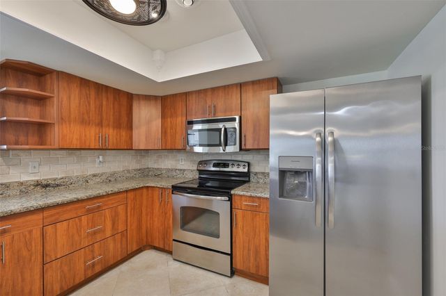 2004 HALIDOM WAY, Sun City Center, FL 33573