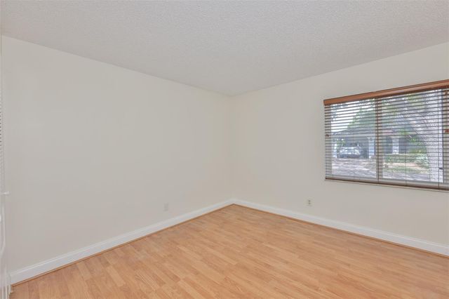 2004 HALIDOM WAY, Sun City Center, FL 33573