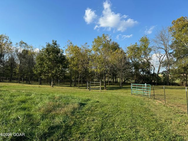 19024 State Hwy HH, Neosho, MO 64850