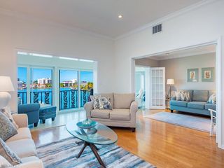 383 Harbour DR # 308, Naples, FL 34103