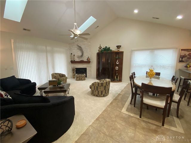 125 Cobblestone Lane, Springboro, OH 45066