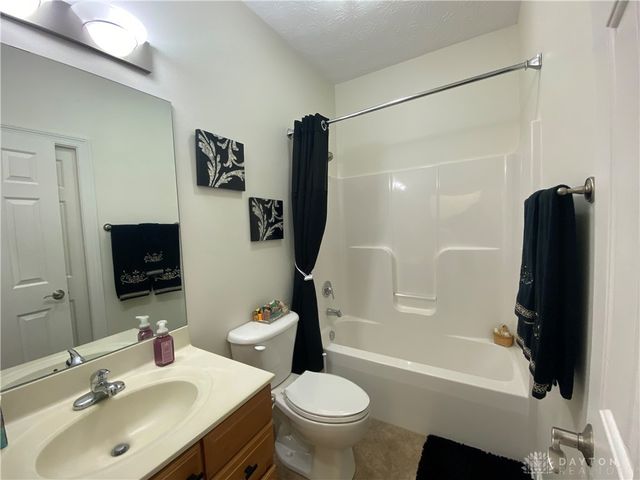 125 Cobblestone Lane, Springboro, OH 45066