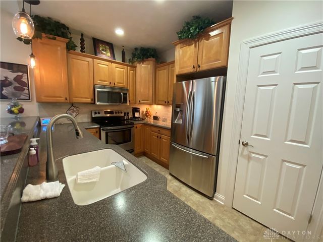 125 Cobblestone Lane, Springboro, OH 45066