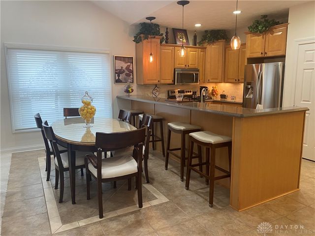 125 Cobblestone Lane, Springboro, OH 45066