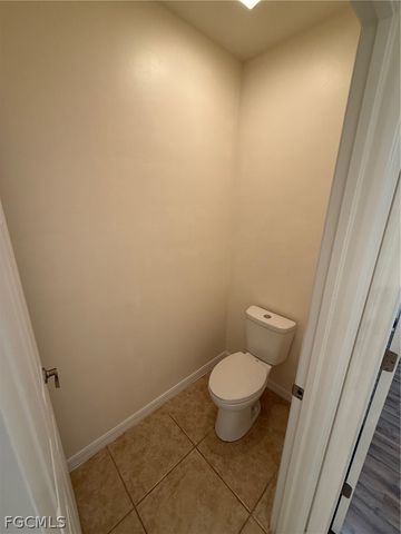 323 SW 19th LN, Cape Coral, FL 33991