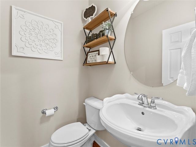 6479 Burnt Mills Ln, Moseley, VA 23120