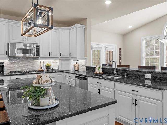 6479 Burnt Mills Ln, Moseley, VA 23120