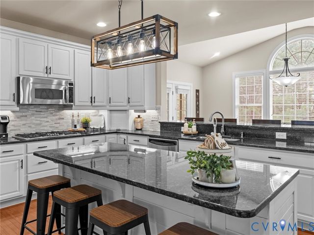 6479 Burnt Mills Ln, Moseley, VA 23120