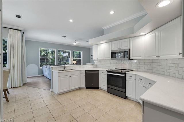 8748 Lake CIR, Fort Myers, FL 33908