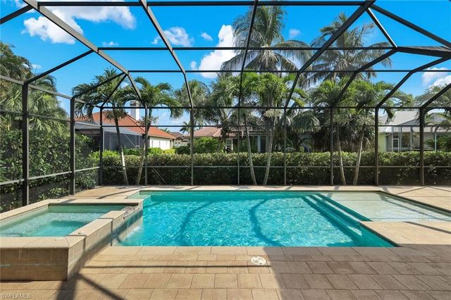 8748 Lake CIR, Fort Myers, FL 33908