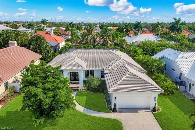 8748 Lake CIR, Fort Myers, FL 33908