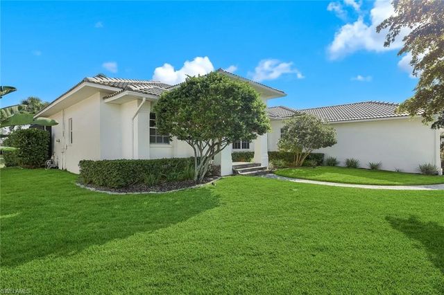 8748 Lake CIR, Fort Myers, FL 33908